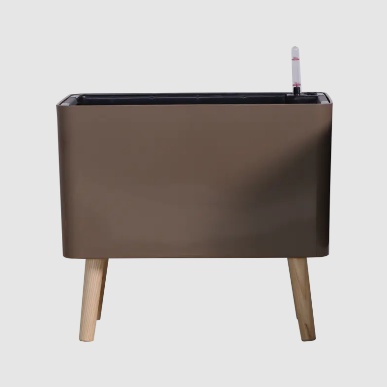 Was macht bemalte Blumentopfdesigns für Balkone praktisch?